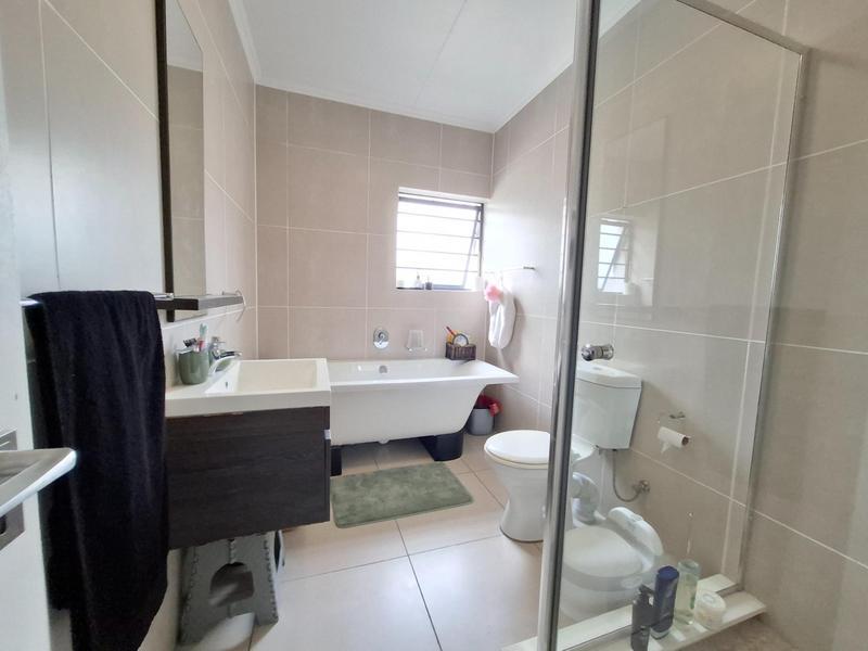To Let 3 Bedroom Property for Rent in De Velde Western Cape